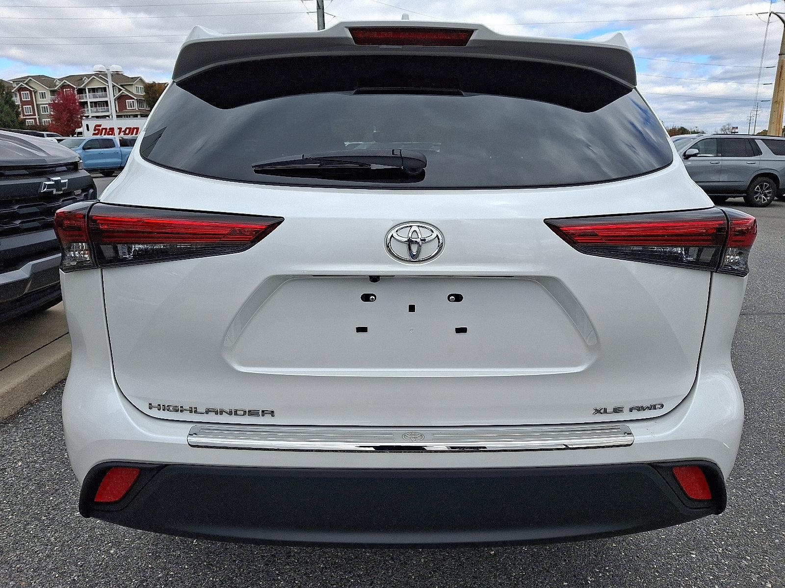 2022 Toyota Highlander Vehicle Photo in BETHLEHEM, PA 18017-9401