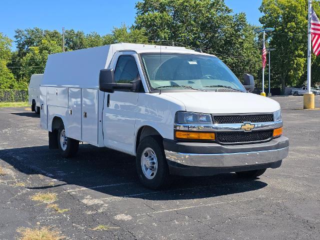 2025 Chevrolet Express Commercial Cutaway Vehicle Photo in INDEPENDENCE, MO 64055-1314
