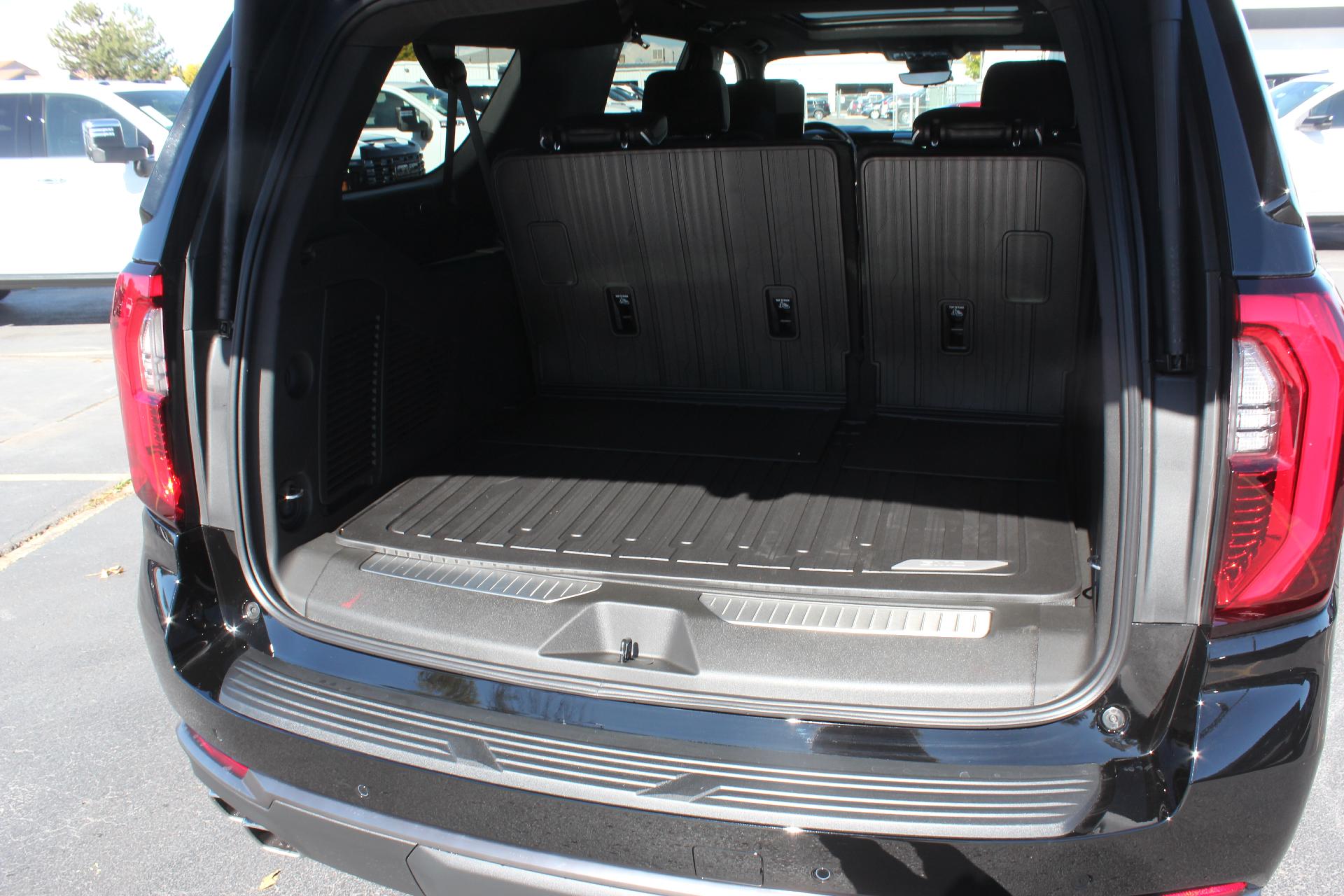 2026 GMC Yukon XL Vehicle Photo in AURORA, CO 80012-4011