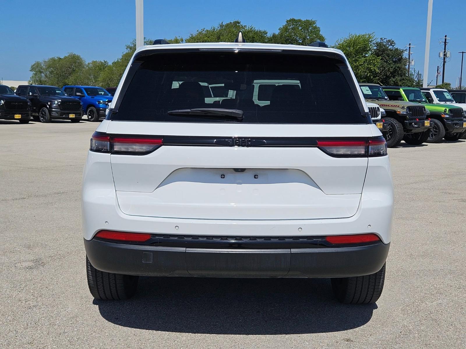 2023 Jeep Grand Cherokee Vehicle Photo in Seguin, TX 78155