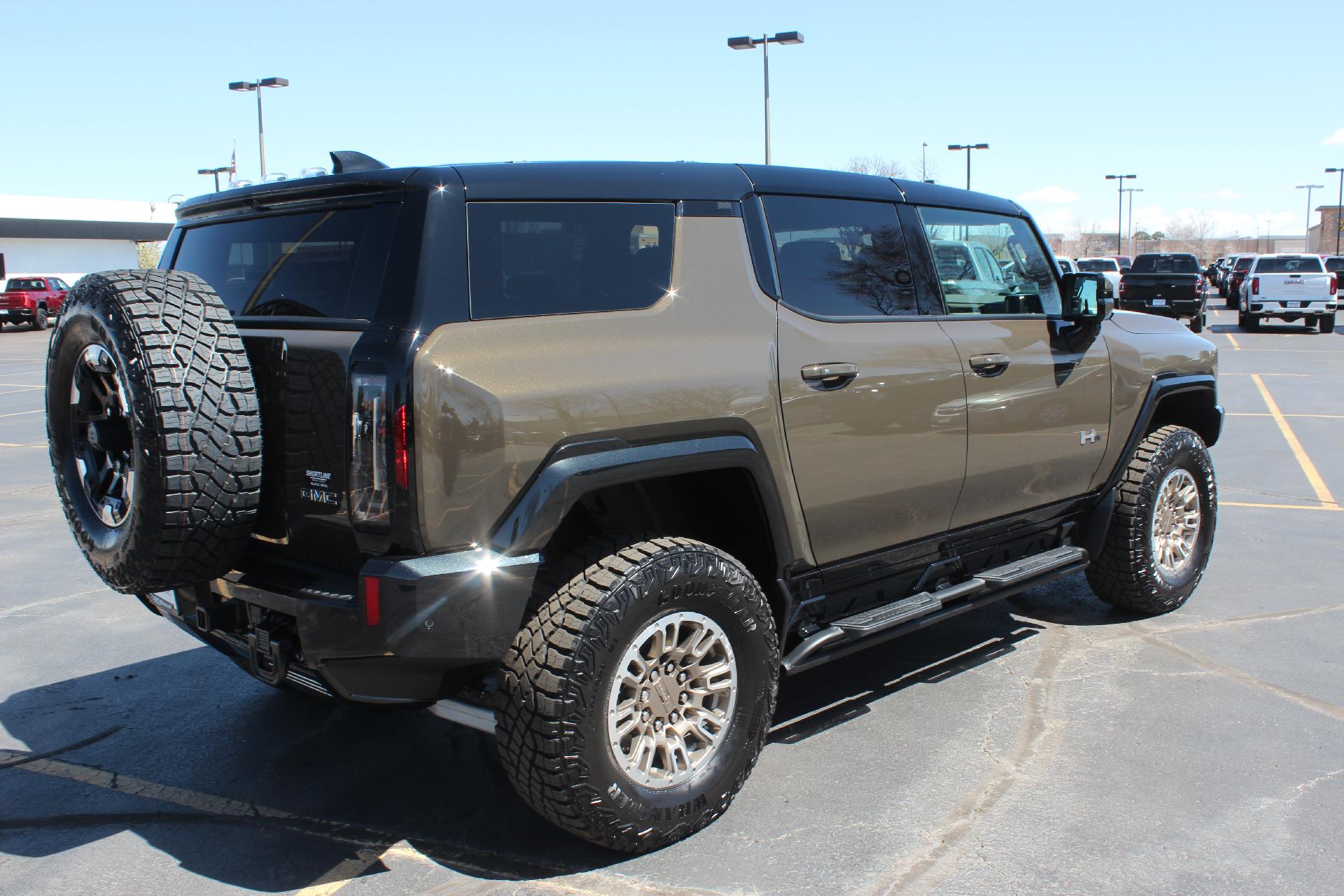 2024 GMC HUMMER EV SUV Vehicle Photo in AURORA, CO 80012-4011