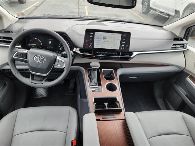2024 Toyota Sienna Vehicle Photo in AURORA, CO 80012-4011
