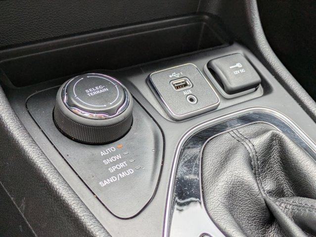 2019 Jeep Cherokee Vehicle Photo in BRUNSWICK, GA 31525-1881