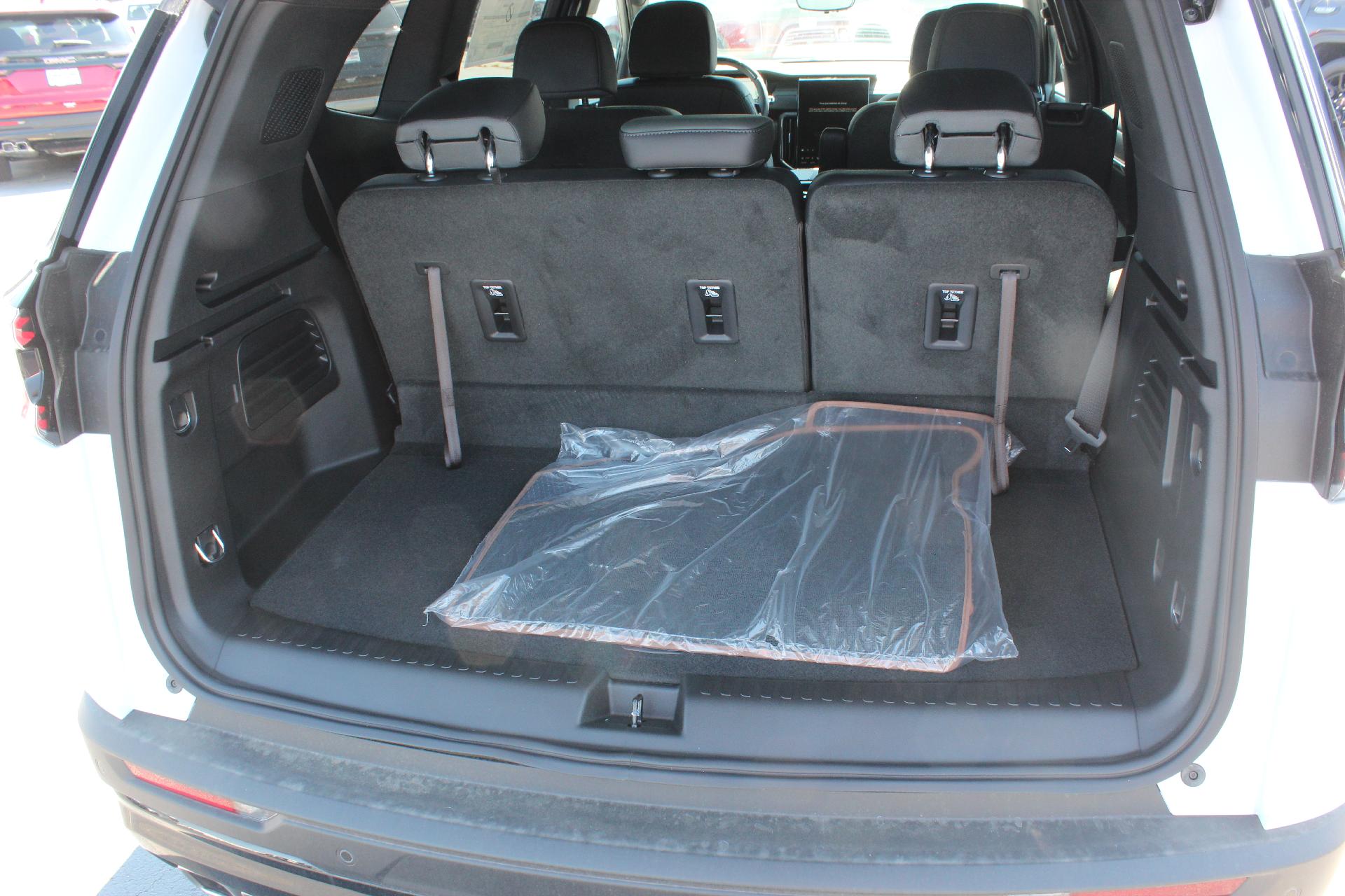 2025 GMC Acadia Vehicle Photo in AURORA, CO 80012-4011