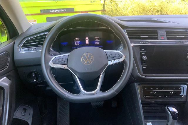 2024 Volkswagen Tiguan Vehicle Photo in KANSAS CITY, MO 64114-4545