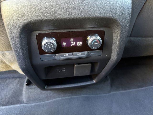 2025 GMC Acadia Vehicle Photo in LEOMINSTER, MA 01453-2952