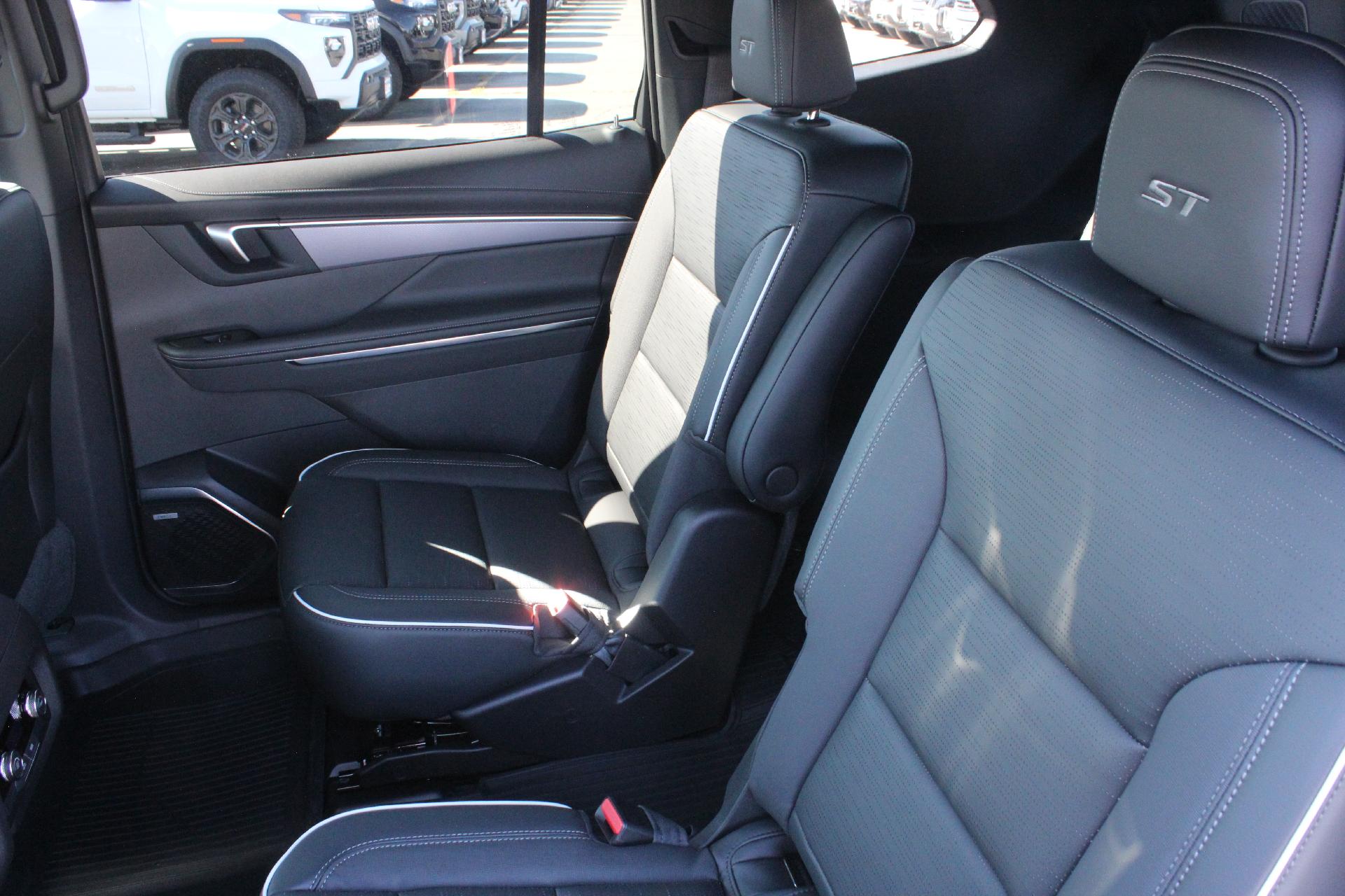 2026 Buick Enclave Vehicle Photo in AURORA, CO 80012-4011