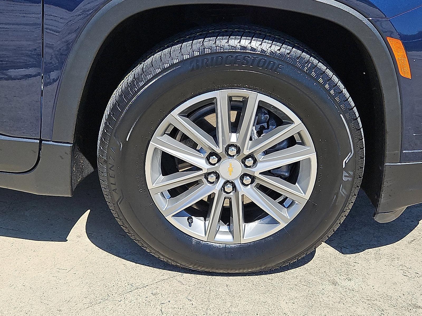 2023 Chevrolet Traverse Vehicle Photo in Trevose, PA 19053