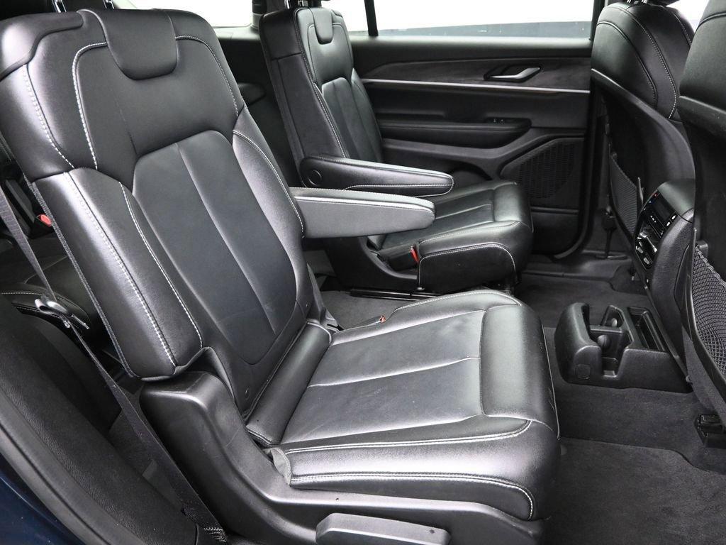 2023 Jeep Grand Cherokee L Vehicle Photo in Cedar Rapids, IA 52402