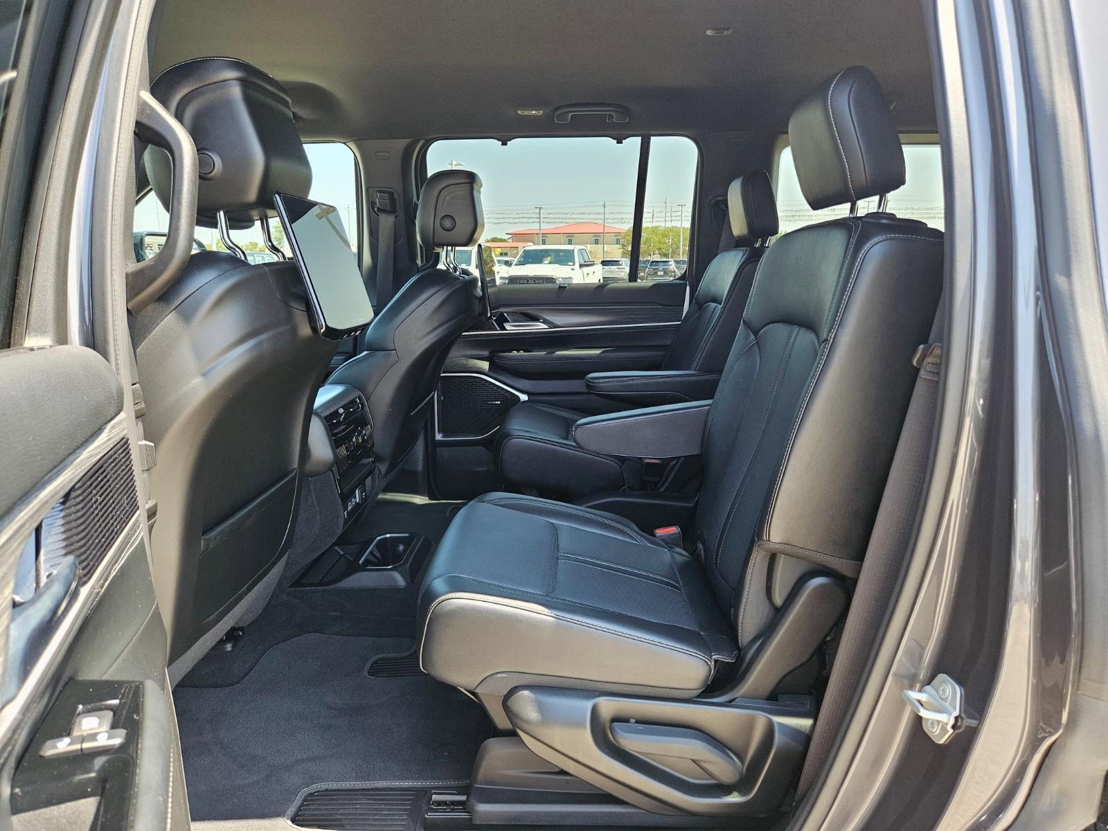 2024 Jeep Wagoneer Vehicle Photo in Seguin, TX 78155