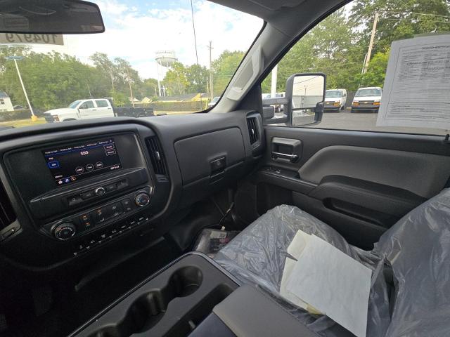 2024 Chevrolet Silverado Chassis Cab Vehicle Photo in INDEPENDENCE, MO 64055-1314