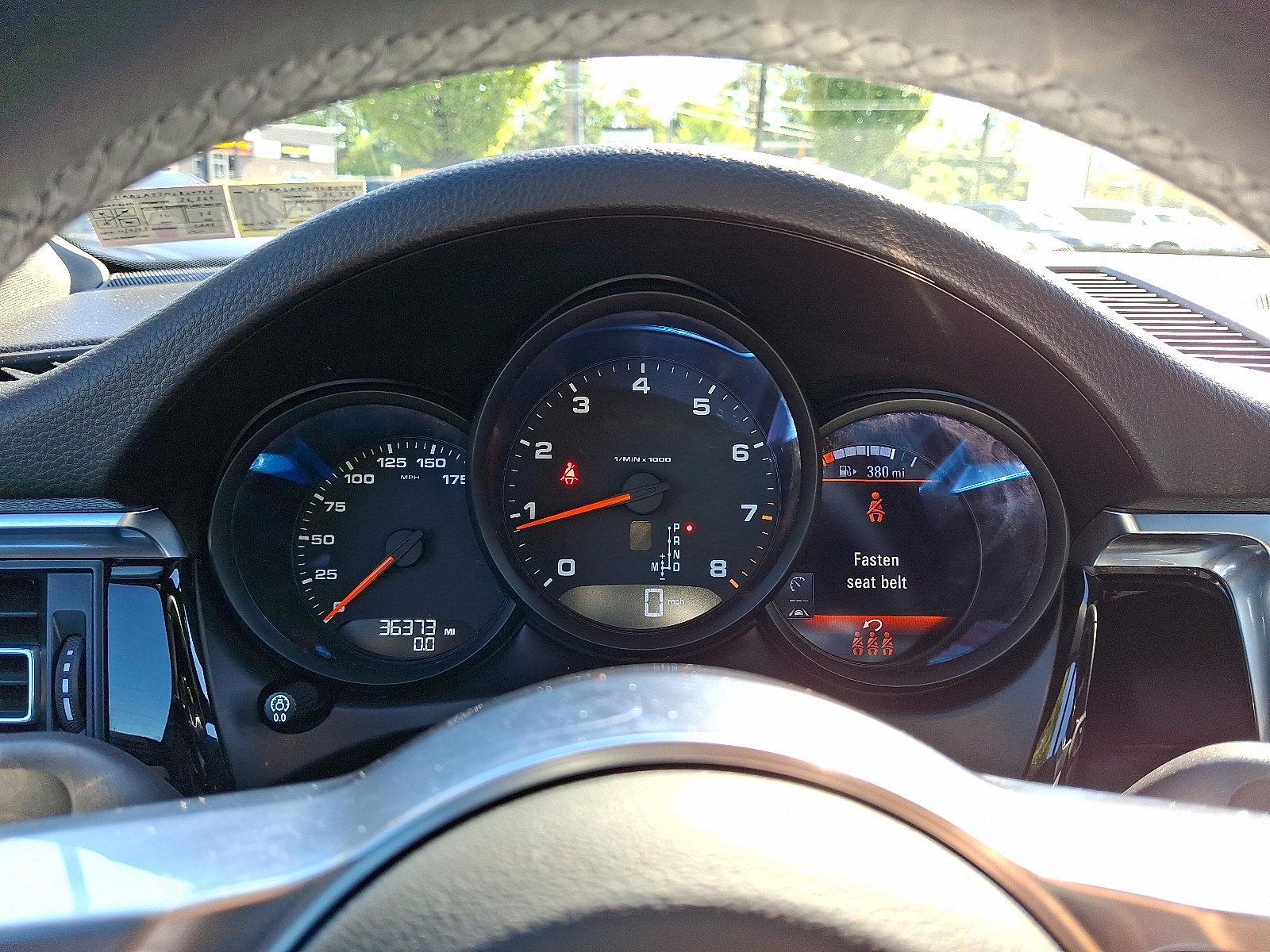 2021 Porsche Macan Vehicle Photo in Willow Grove, PA 19090