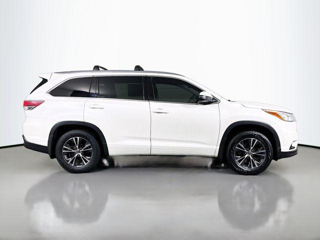 2016 Toyota Highlander Vehicle Photo in Puyallup, WA 98371