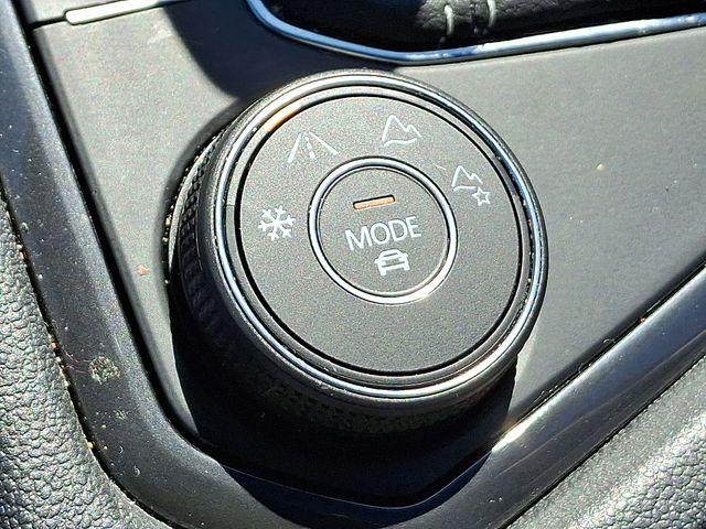 2024 Volkswagen Tiguan Vehicle Photo in DANBURY, CT 06810-5034