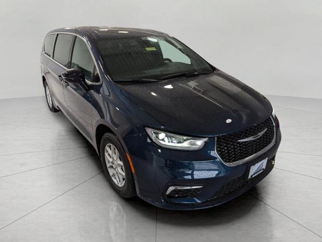 2025 Chrysler Pacifica Vehicle Photo in Neenah, WI 54956