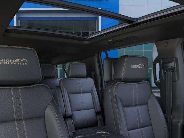 2025 Chevrolet Suburban Vehicle Photo in SELMA, TX 78154-1460