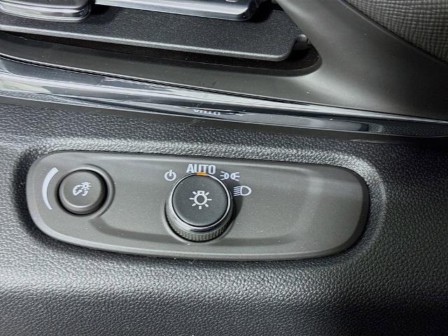 2025 Buick Envista Vehicle Photo in PUYALLUP, WA 98371-4149