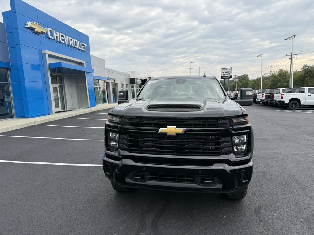 2026 Chevrolet Silverado 2500 HD photo 8 of 9