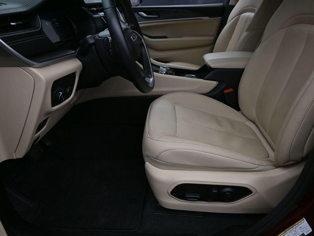 2021 Jeep Grand Cherokee L Vehicle Photo in Cedar Rapids, IA 52402