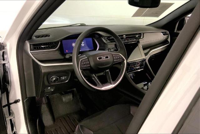 2023 Jeep Grand Cherokee Vehicle Photo in Kansas City, MO 64114