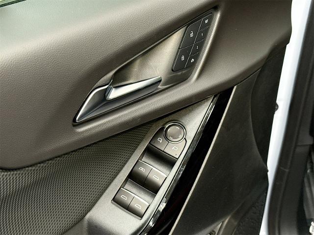 2026 Chevrolet Equinox Vehicle Photo in EVERETT, WA 98203-5662