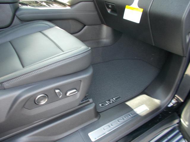 2026 GMC Yukon Vehicle Photo in LOWELL, MA 01852-4336