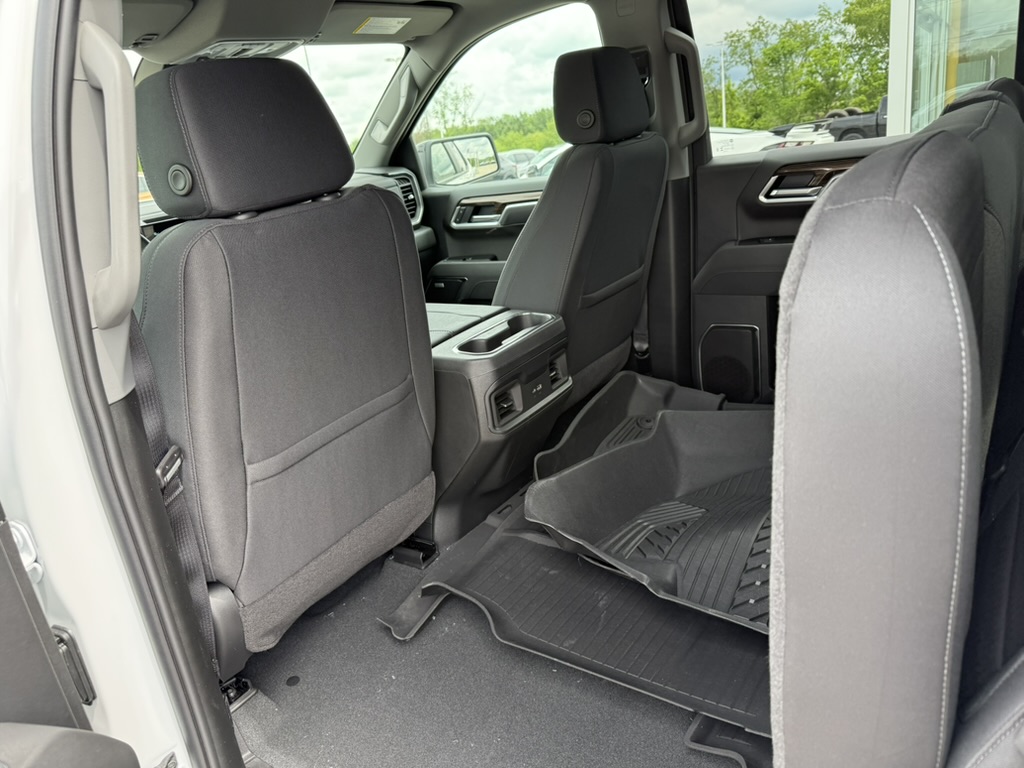 2026 Chevrolet Silverado 1500 photo 11 of 21