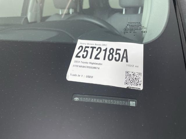 2024 Toyota Highlander Vehicle Photo in GILBERT, AZ 85297-0402