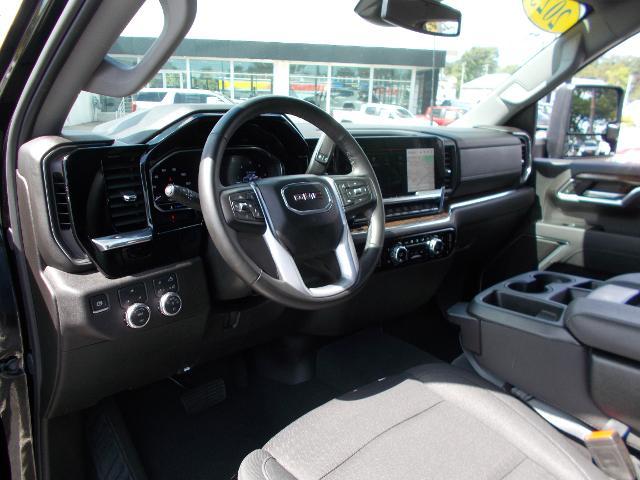 2025 GMC Sierra 2500 HD Vehicle Photo in LOWELL, MA 01852-4336