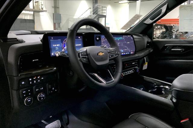 2025 Chevrolet Suburban Vehicle Photo in KANSAS CITY, MO 64114-4502