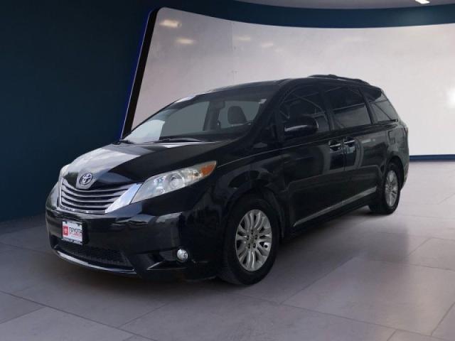 2015 Toyota Sienna Vehicle Photo in LAREDO, TX 78041-0006