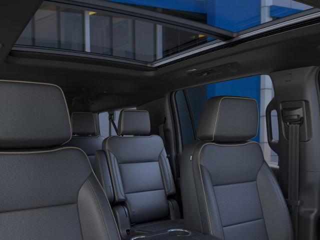 2025 Chevrolet Suburban Vehicle Photo in KANSAS CITY, MO 64114-4502