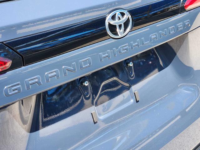 2024 Toyota Grand Highlander Vehicle Photo in DENTON, TX 76210-9321
