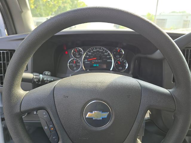 2025 Chevrolet Express Commercial Cutaway Vehicle Photo in INDEPENDENCE, MO 64055-1314