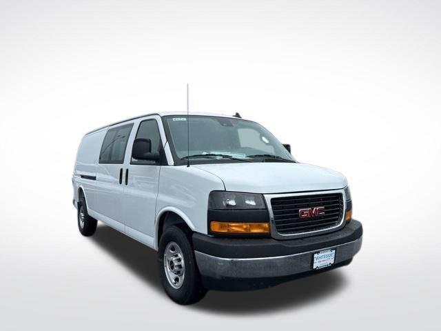 2025 GMC Savana Cargo 3500 Vehicle Photo in SAINT CLAIRSVILLE, OH 43950-8512