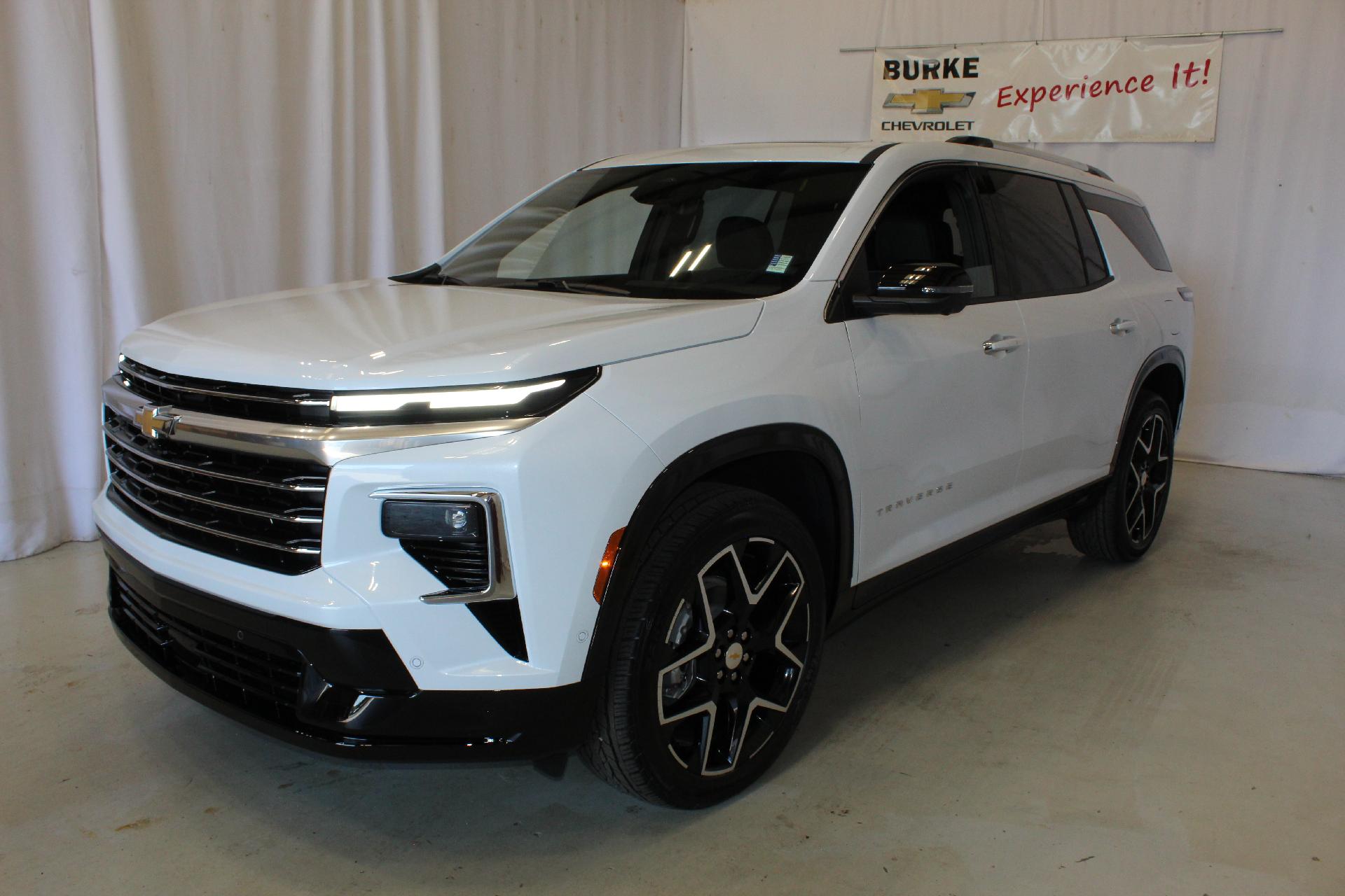 2026 Chevrolet Traverse Vehicle Photo in NORTHAMPTON, MA 01060-1120