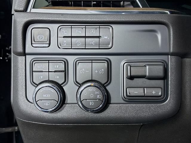 2026 Chevrolet Tahoe Vehicle Photo in PUYALLUP, WA 98371-4149