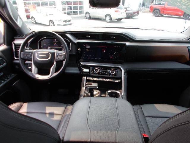 2024 GMC Sierra 1500 Vehicle Photo in LOWELL, MA 01852-4336