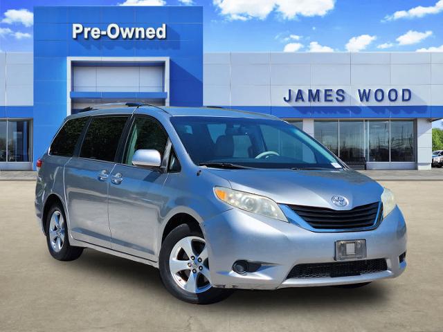 2012 Toyota Sienna Vehicle Photo in DENTON, TX 76210-9321