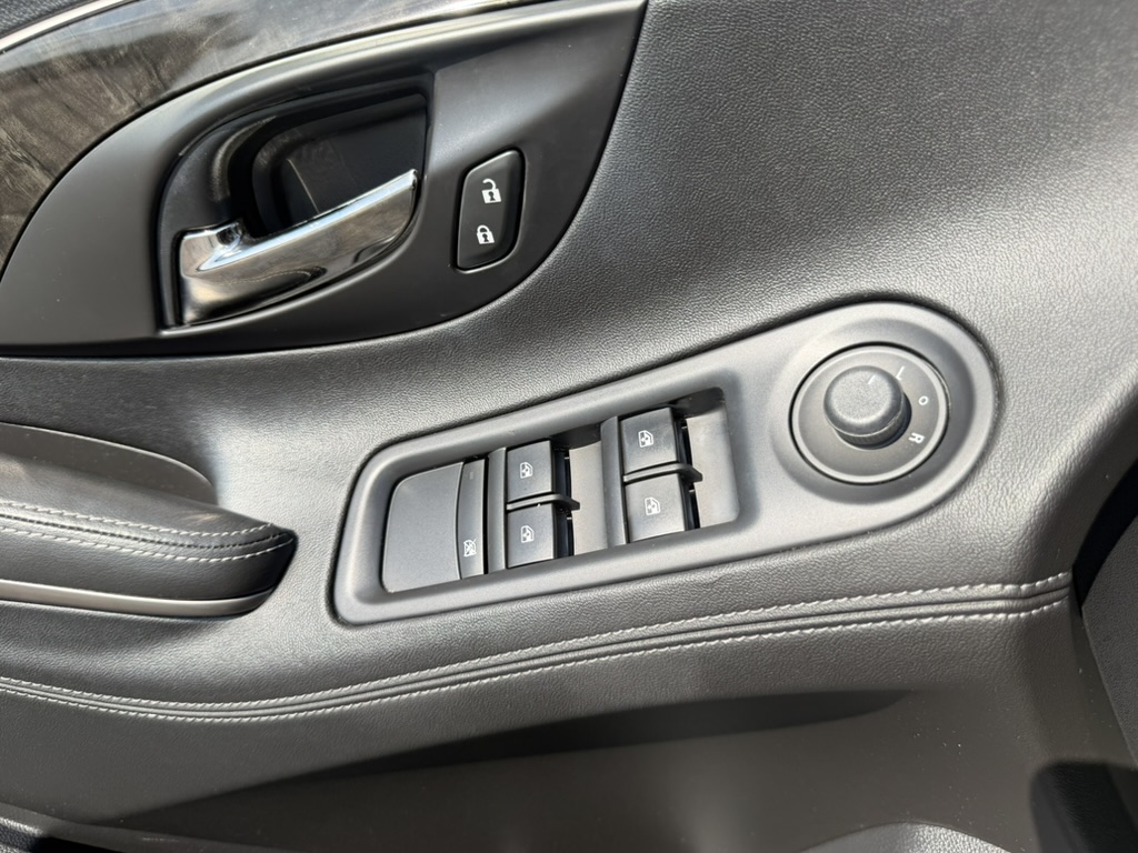 2016 Buick LaCrosse photo 28 of 34