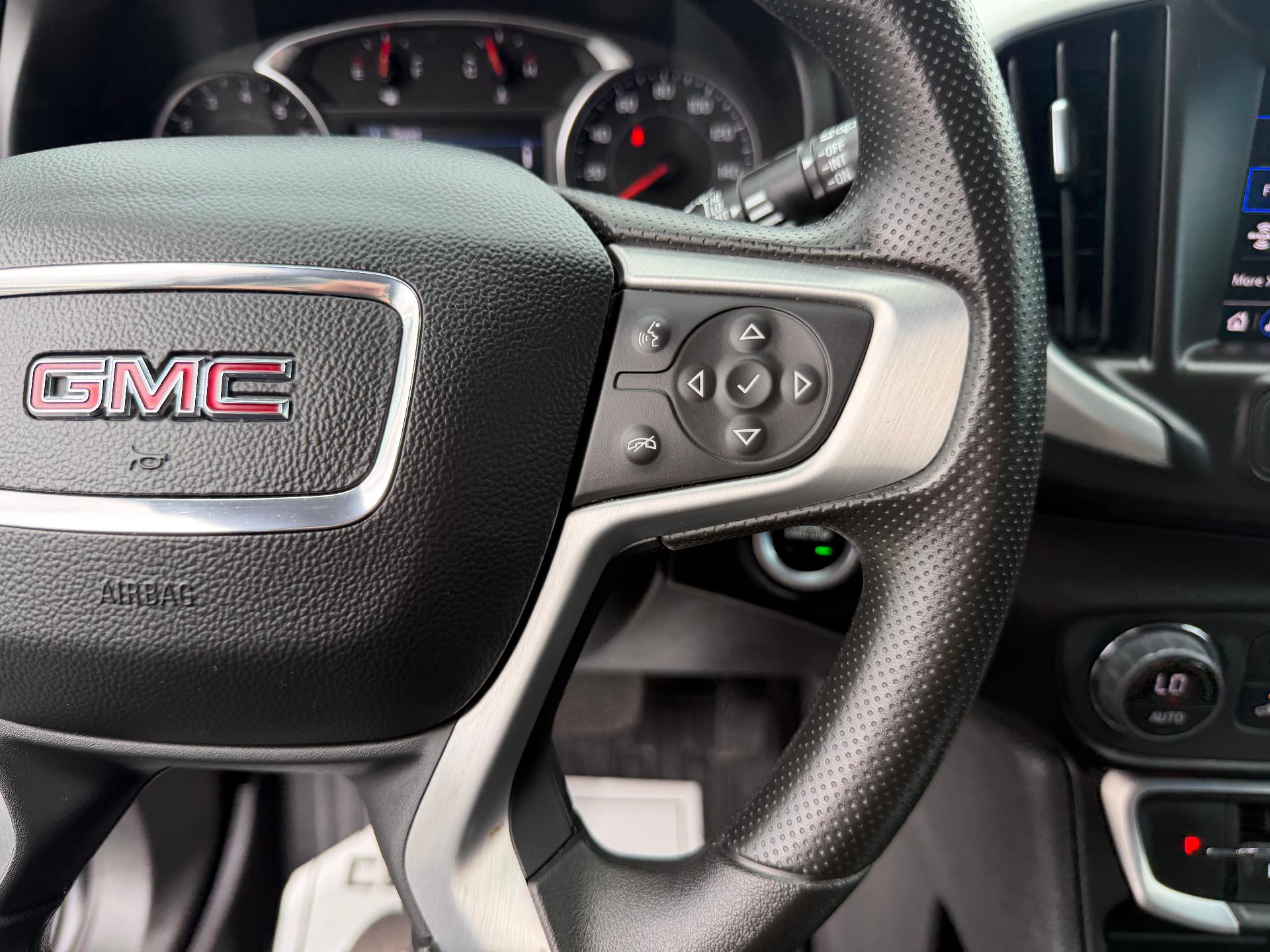 2024 GMC Terrain photo 24 of 36