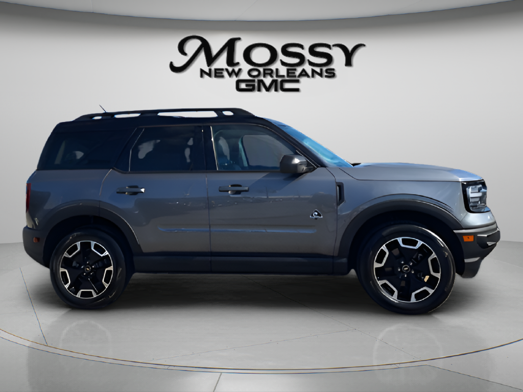 2023 Ford Bronco Sport photo 3 of 32