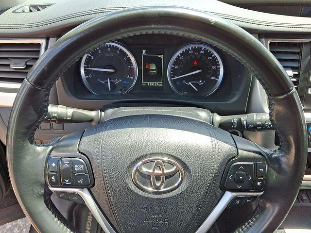 2019 Toyota Highlander Vehicle Photo in DANBURY, CT 06810-5034
