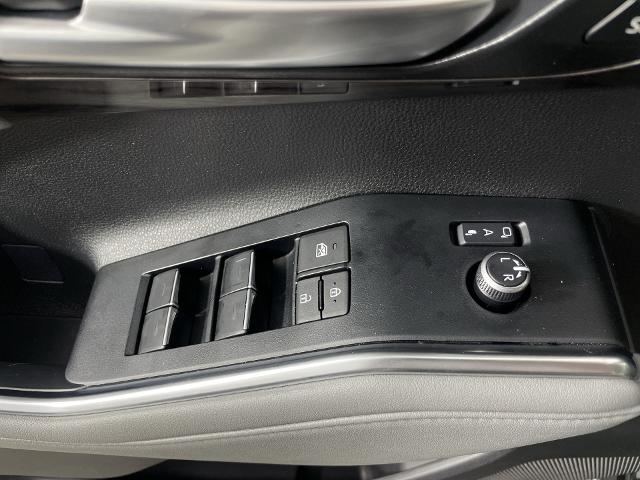 2024 Toyota Highlander Vehicle Photo in GILBERT, AZ 85297-0402