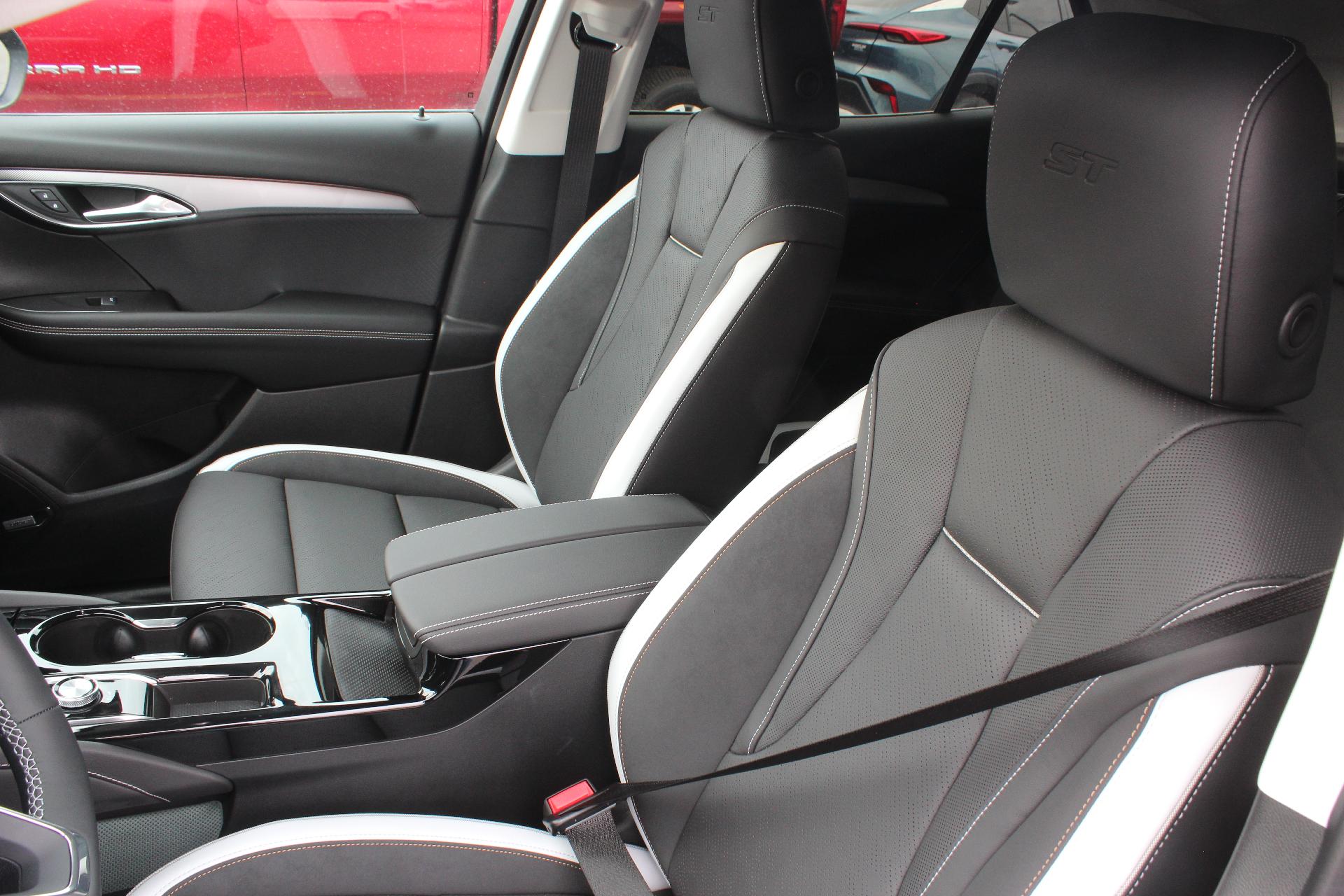 2025 Buick Envision Vehicle Photo in AURORA, CO 80012-4011