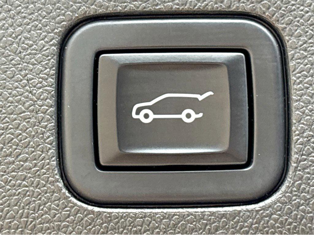 2023 Chevrolet Suburban Vehicle Photo in SAVANNAH, GA 31406-4513
