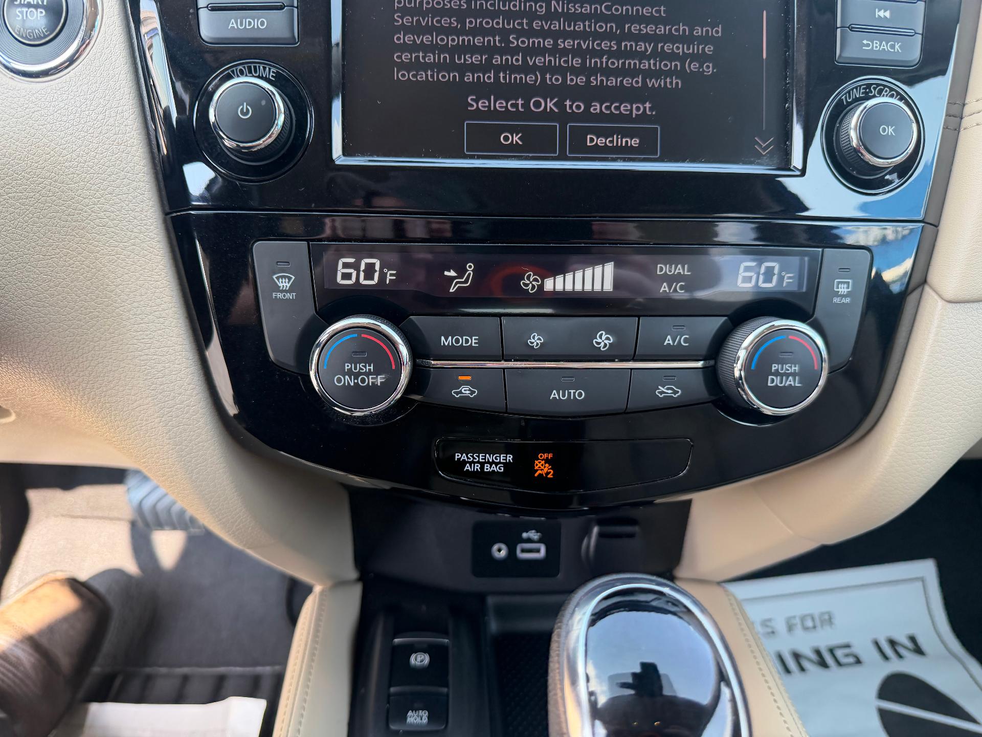 2018 Nissan Rogue photo 26 of 36