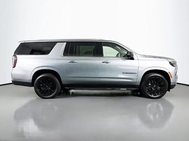 2025 Chevrolet Suburban Vehicle Photo in PUYALLUP, WA 98371-4149