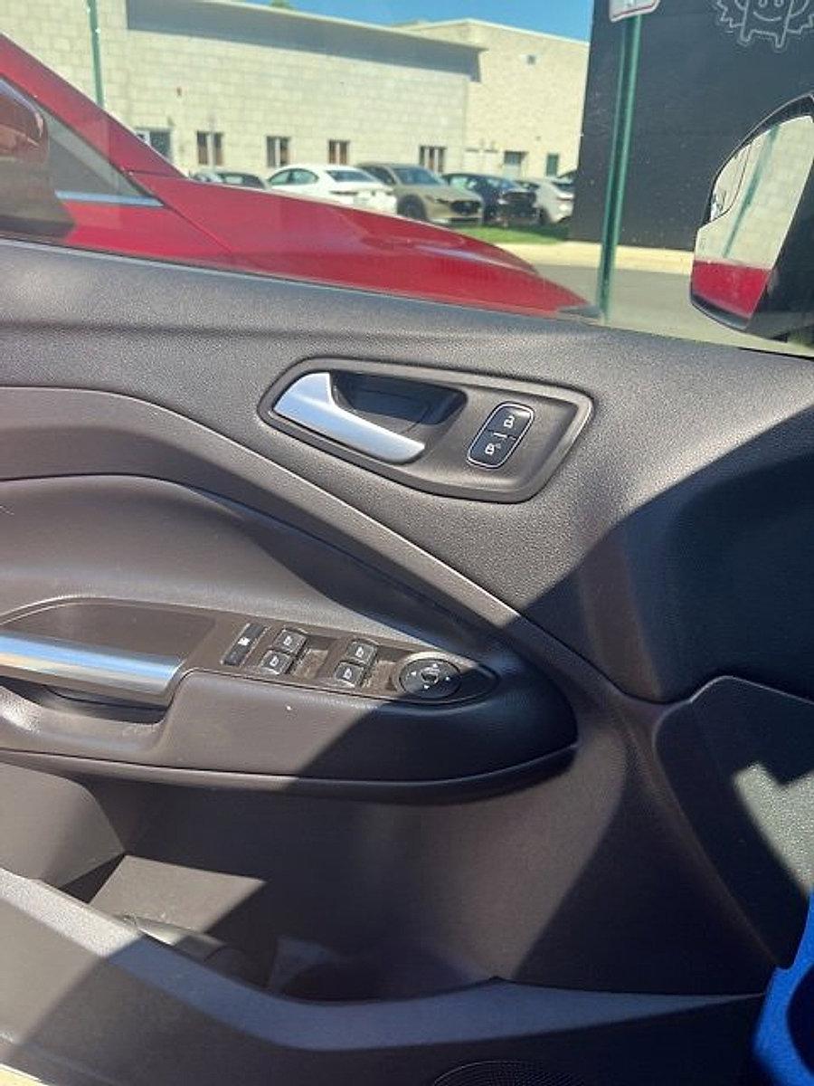 2017 Ford Escape Vehicle Photo in Trevose, PA 19053
