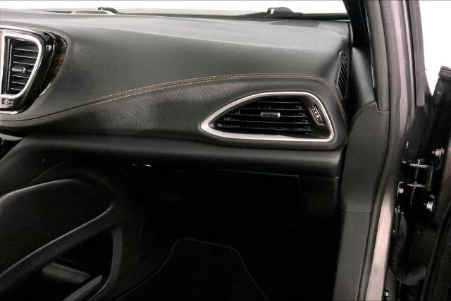 2022 Chrysler Pacifica Vehicle Photo in Kansas City, MO 64114